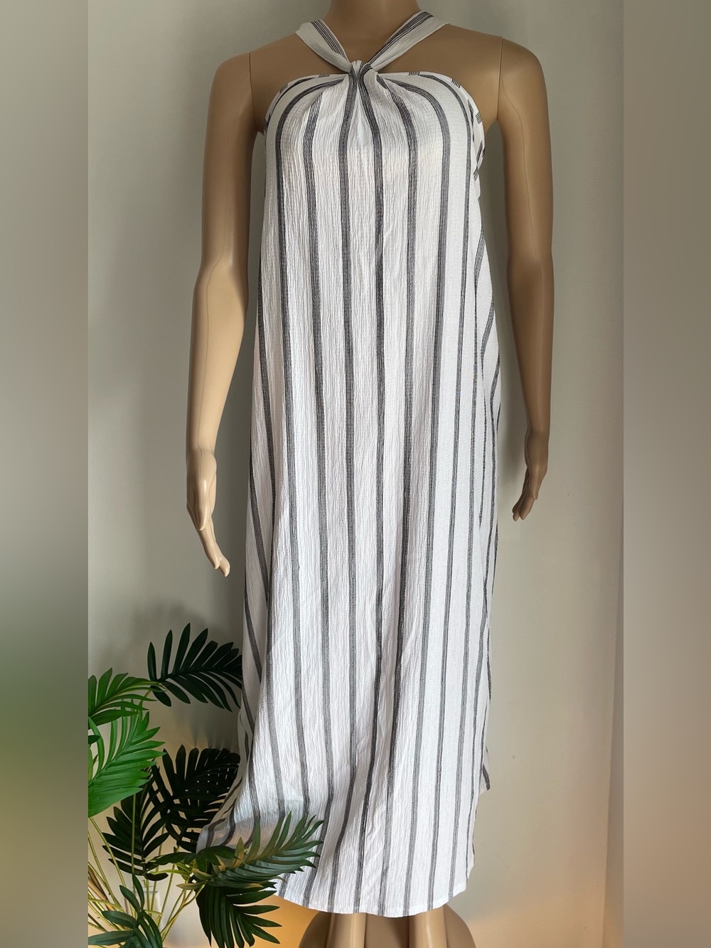 Sleeveless Striped Halter Maxi Dress in White and Black - Picture 3 of 9